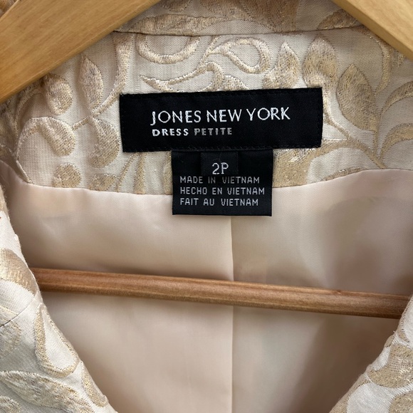 Jones New York Cream and Gold Blazer with Intricate Detailing - Picture 2 of 5